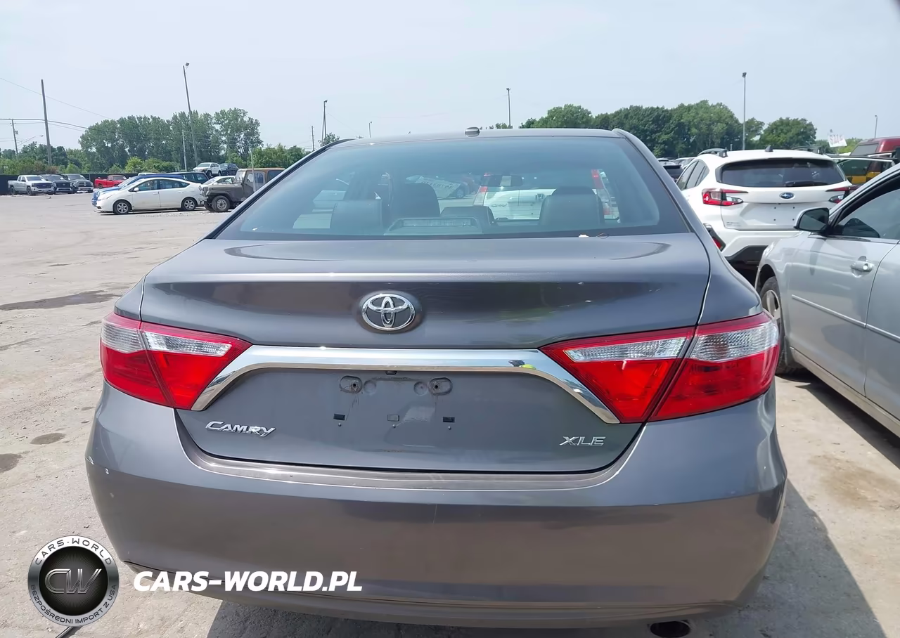 2015 Toyota Camry Xle VIN:4T1BF1FK2FU976137 - 16