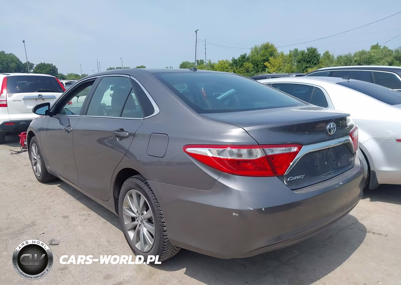 2015 Toyota Camry Xle VIN:4T1BF1FK2FU976137 - 3