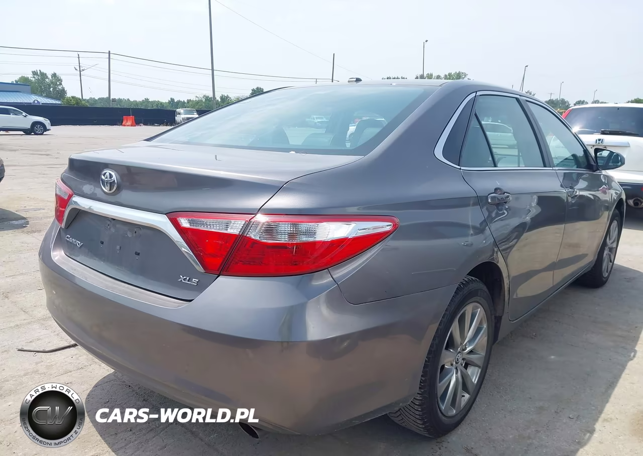 2015 Toyota Camry Xle VIN:4T1BF1FK2FU976137 - 4