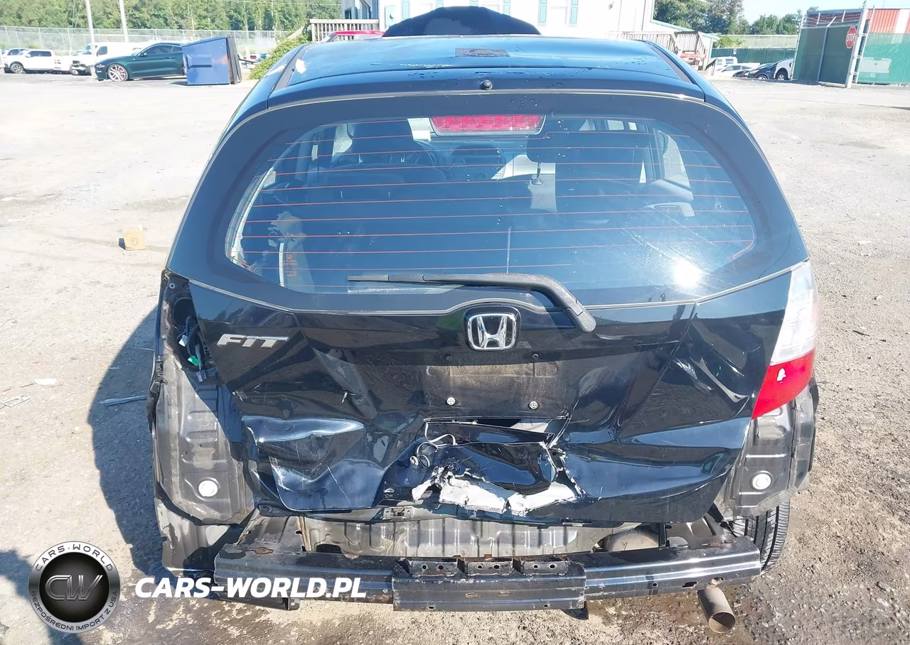 2011 Honda Fit VIN:JHMGE8H37BS011354 - 17