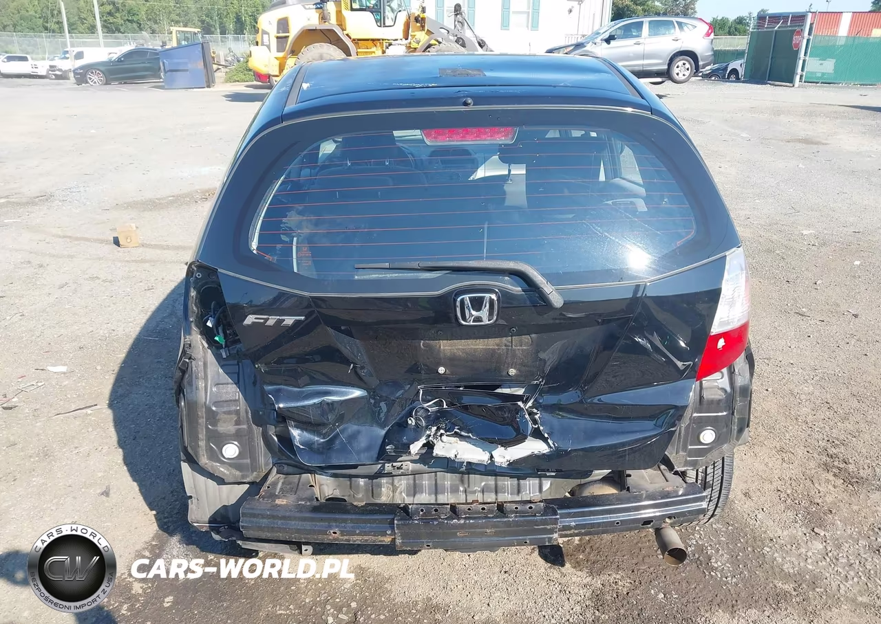 2011 Honda Fit VIN:JHMGE8H37BS011354 - 6