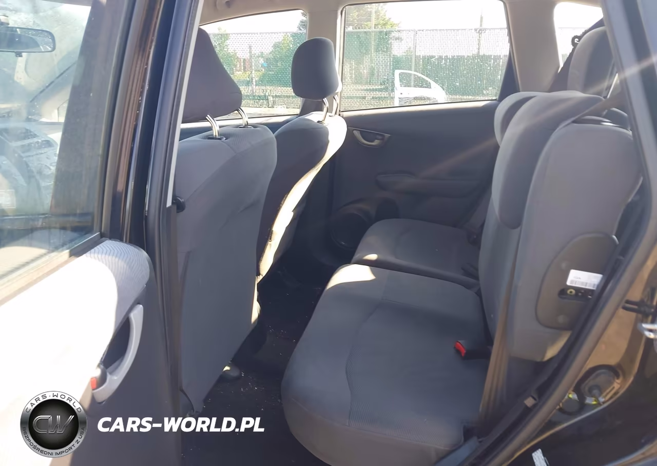 2011 Honda Fit VIN:JHMGE8H37BS011354 - 8