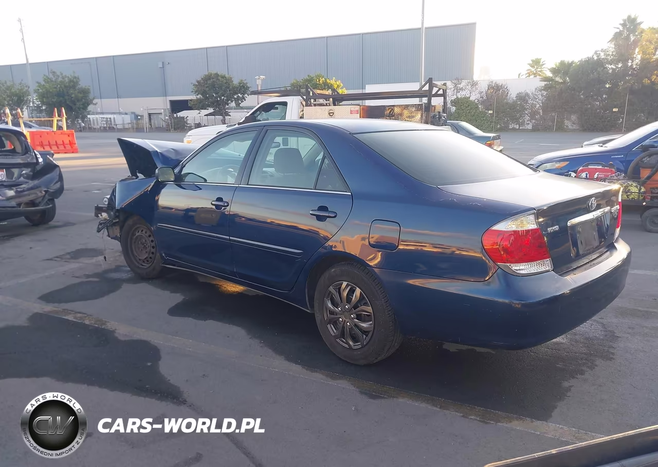 2005 Toyota Camry Le VIN:4T1BE32K15U097649 - 3