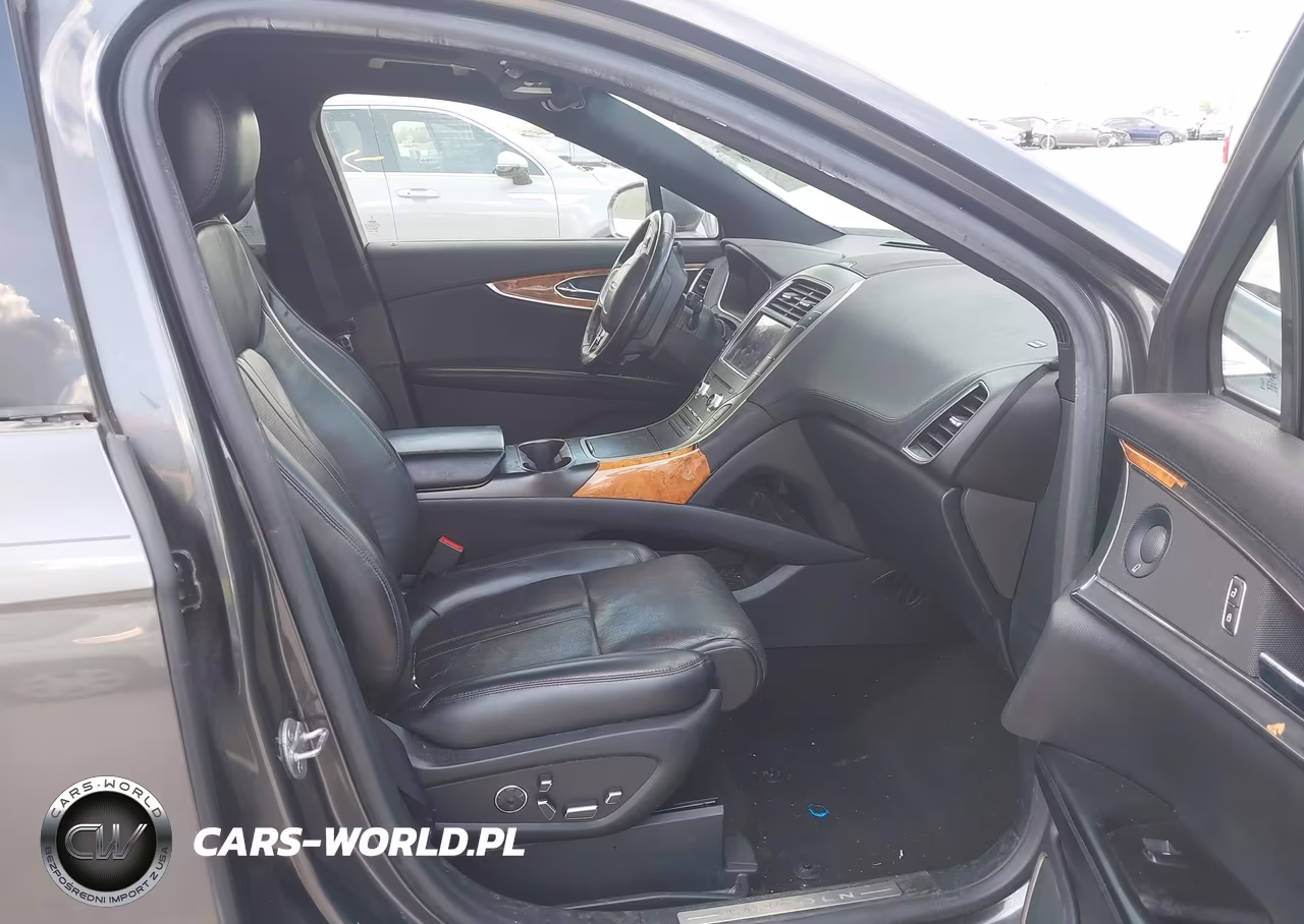 2019 Lincoln Nautilus Reserve VIN:2LMPJ6L90KBL56412 - 5