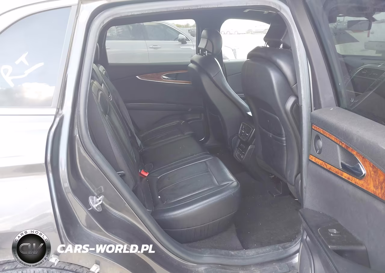2019 Lincoln Nautilus Reserve VIN:2LMPJ6L90KBL56412 - 8