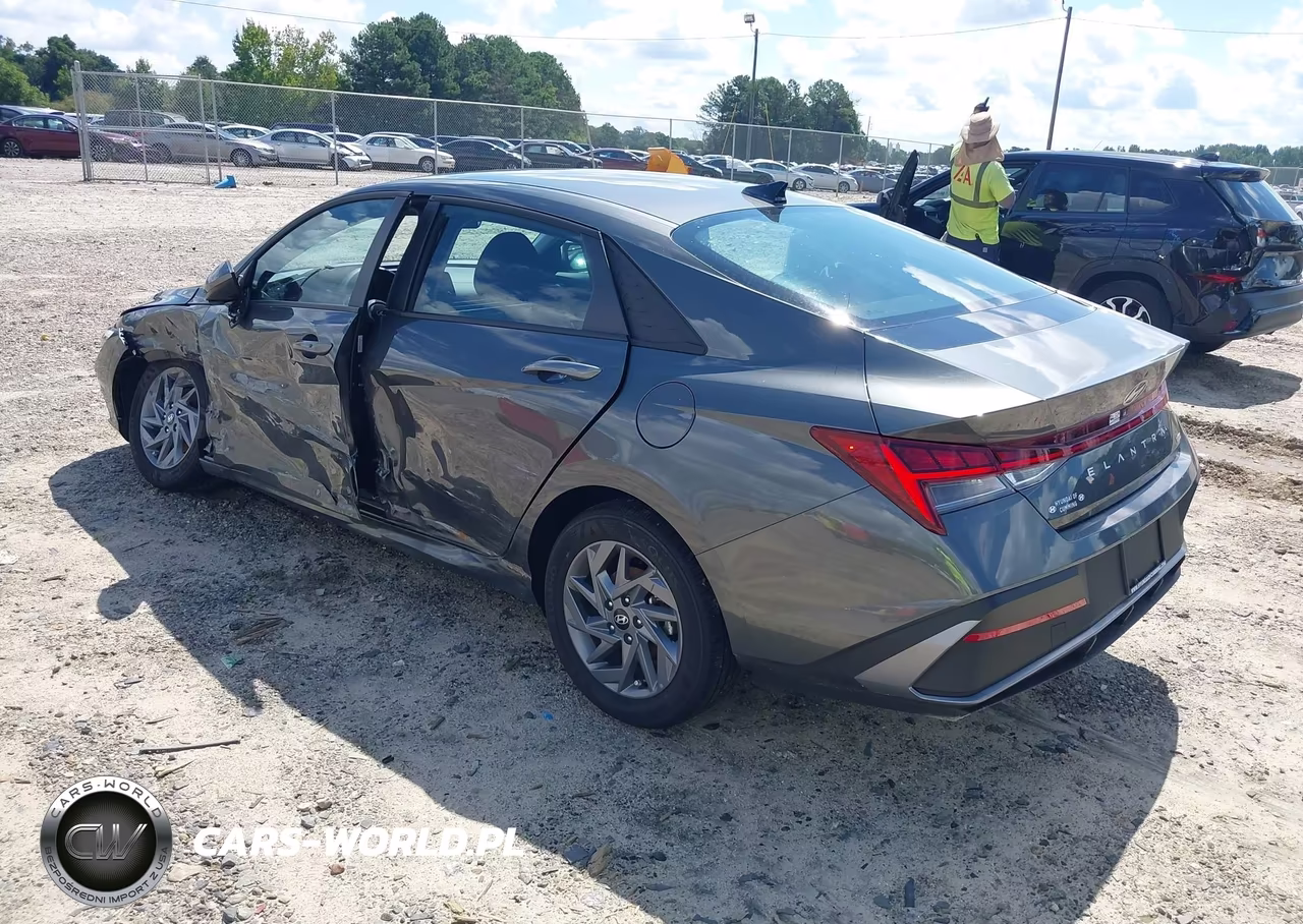 2026 Hyundai Elantra Hybrid Blue VIN:KMHLM4DJ2TU204934 - 3