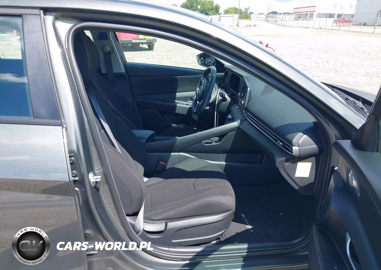 2026 Hyundai Elantra Hybrid Blue VIN:KMHLM4DJ2TU204934 - 5
