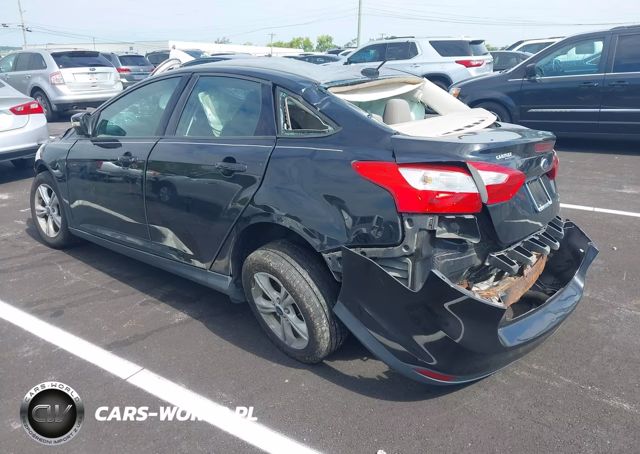 2014 Ford Focus Se VIN:1FADP3F2XEL379432 - 3