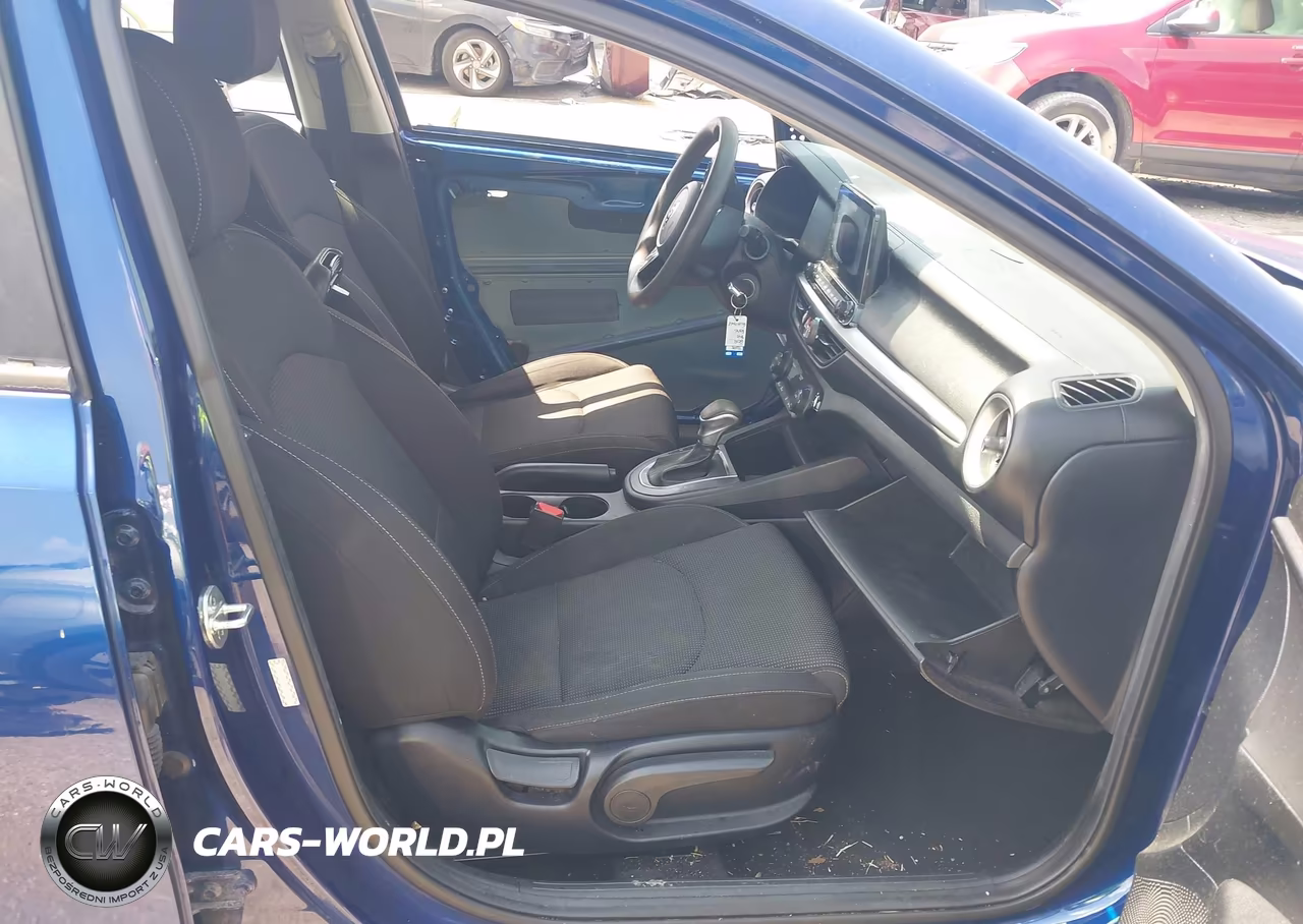 2019 Kia Forte Lxs VIN:3KPF24AD6KE102426 - 5