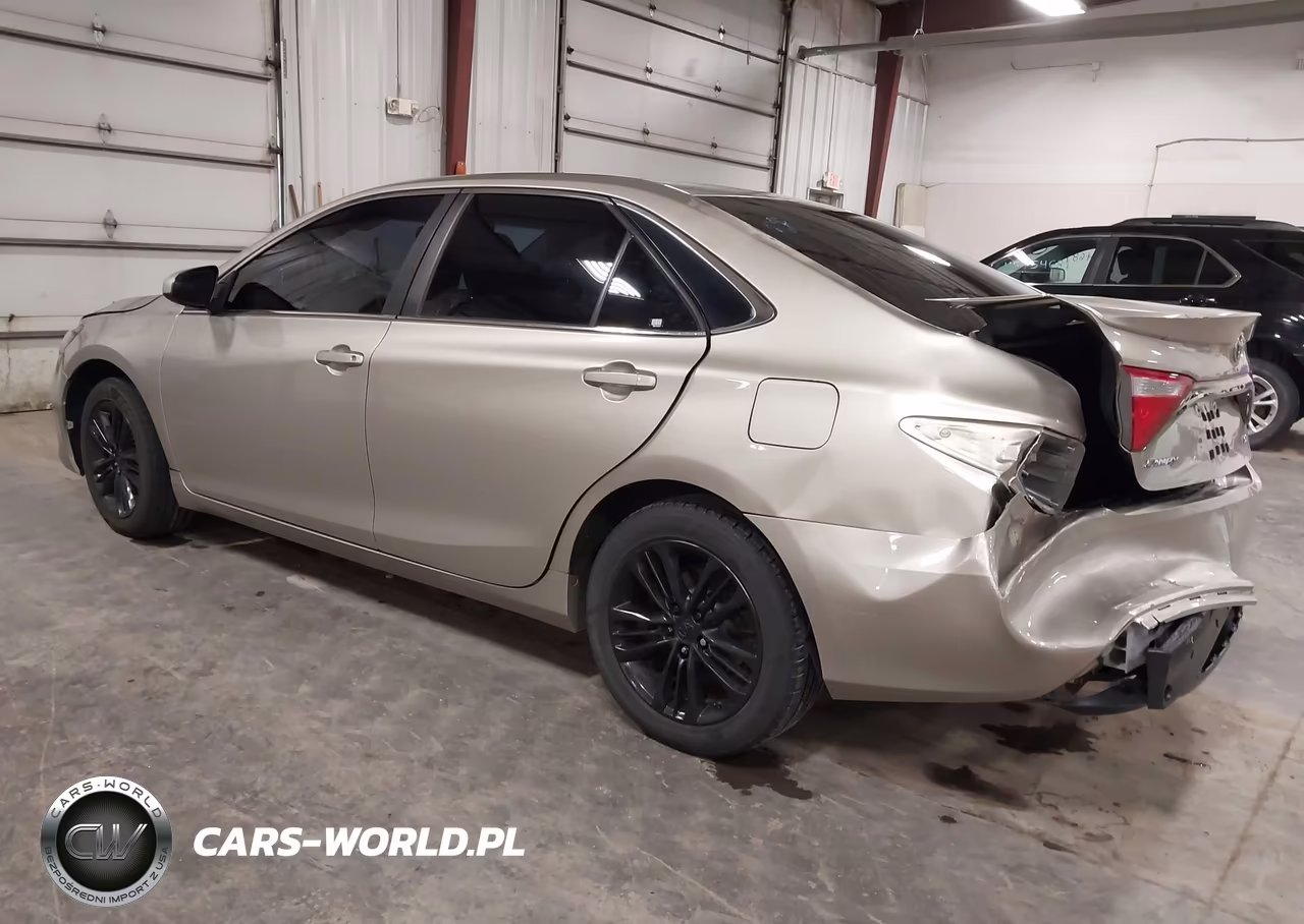 2015 Toyota Camry Se VIN:4T1BF1FK3FU885152 - 3