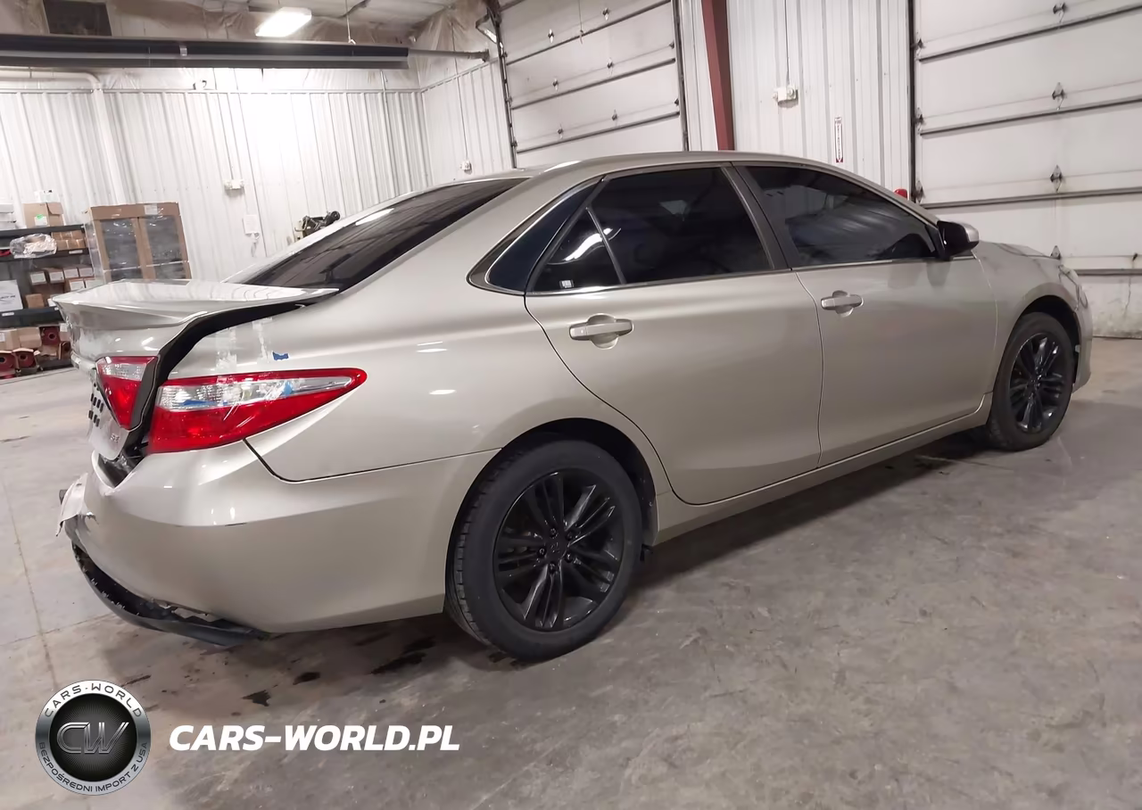 2015 Toyota Camry Se VIN:4T1BF1FK3FU885152 - 4