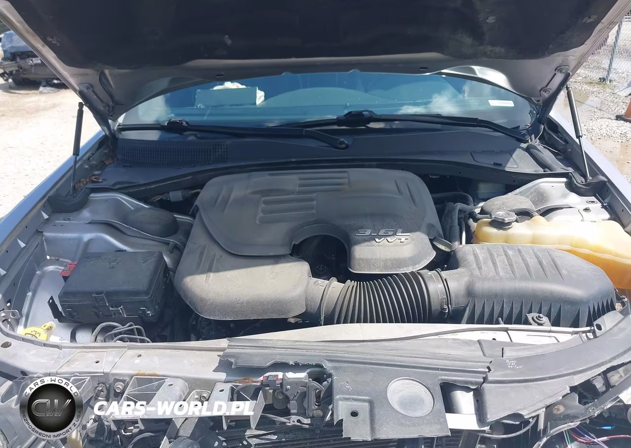 2014 Chrysler 300 VIN:2C3CCARG9EH144390 - 10