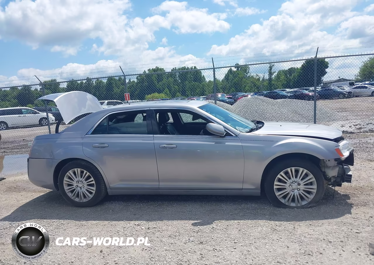 2014 Chrysler 300 VIN:2C3CCARG9EH144390 - 14