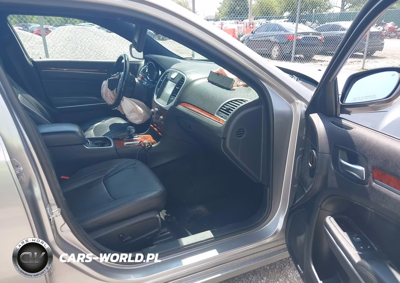 2014 Chrysler 300 VIN:2C3CCARG9EH144390 - 5