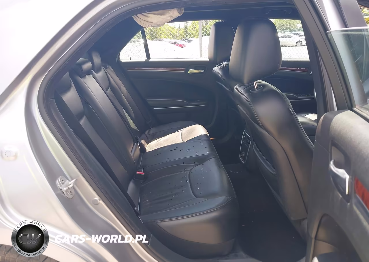 2014 Chrysler 300 VIN:2C3CCARG9EH144390 - 8