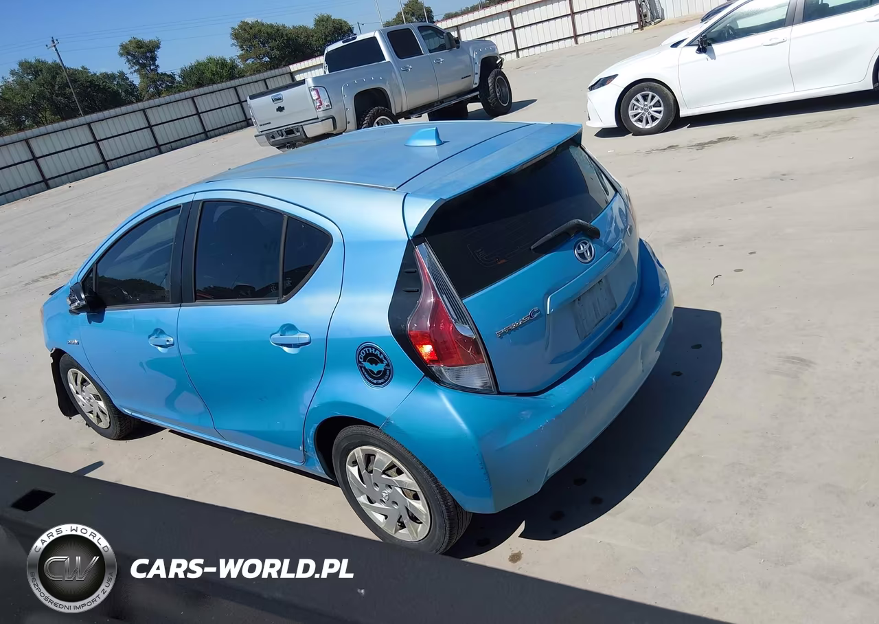 2015 Toyota Prius C Two VIN:JTDKDTB37F1114327 - 15