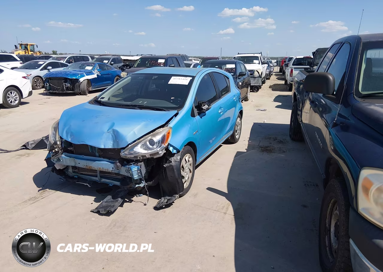 2015 Toyota Prius C Two VIN:JTDKDTB37F1114327 - 2