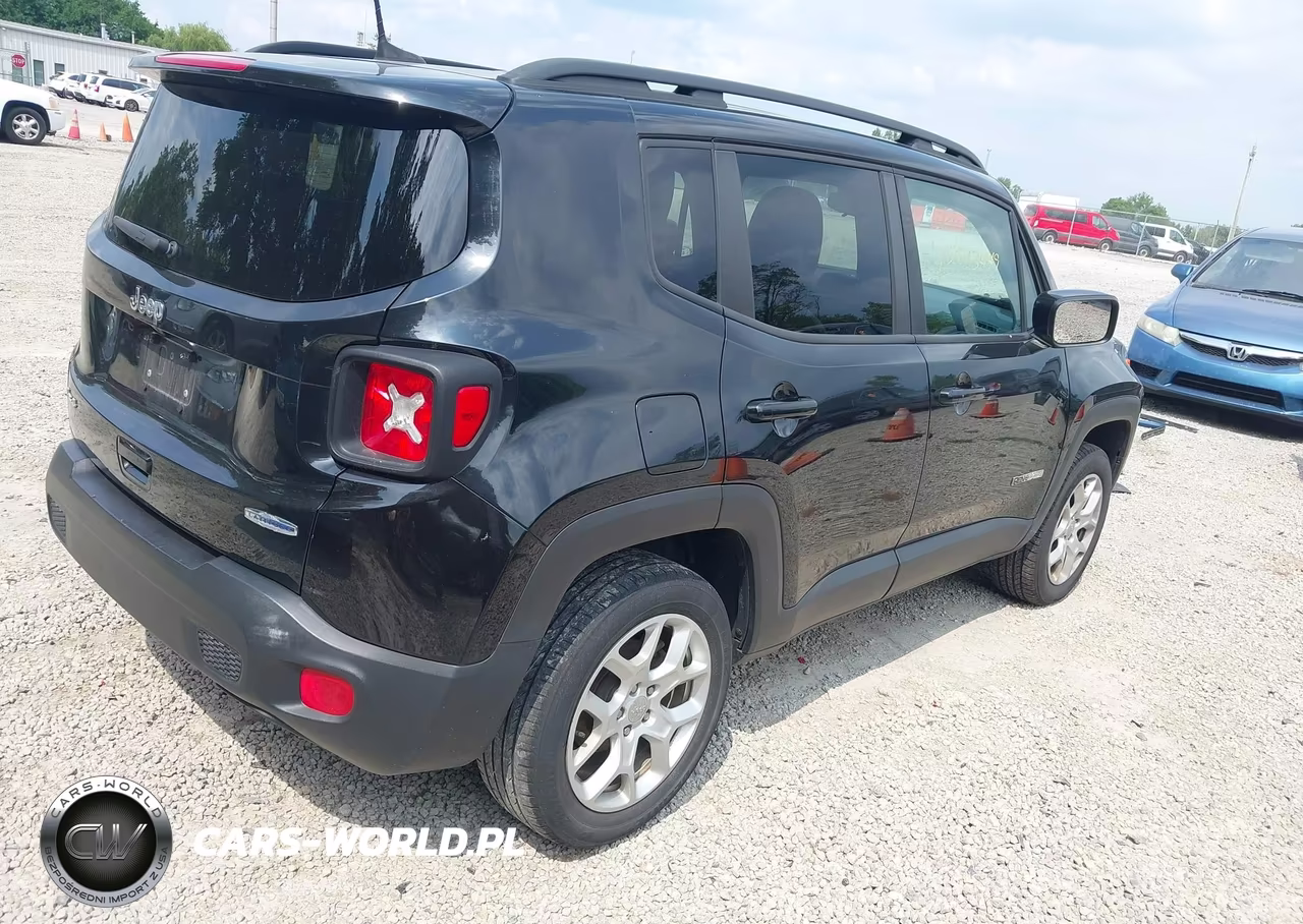 2018 Jeep Renegade Latitude 4X4 VIN:ZACCJBBB1JPG72164 - 4