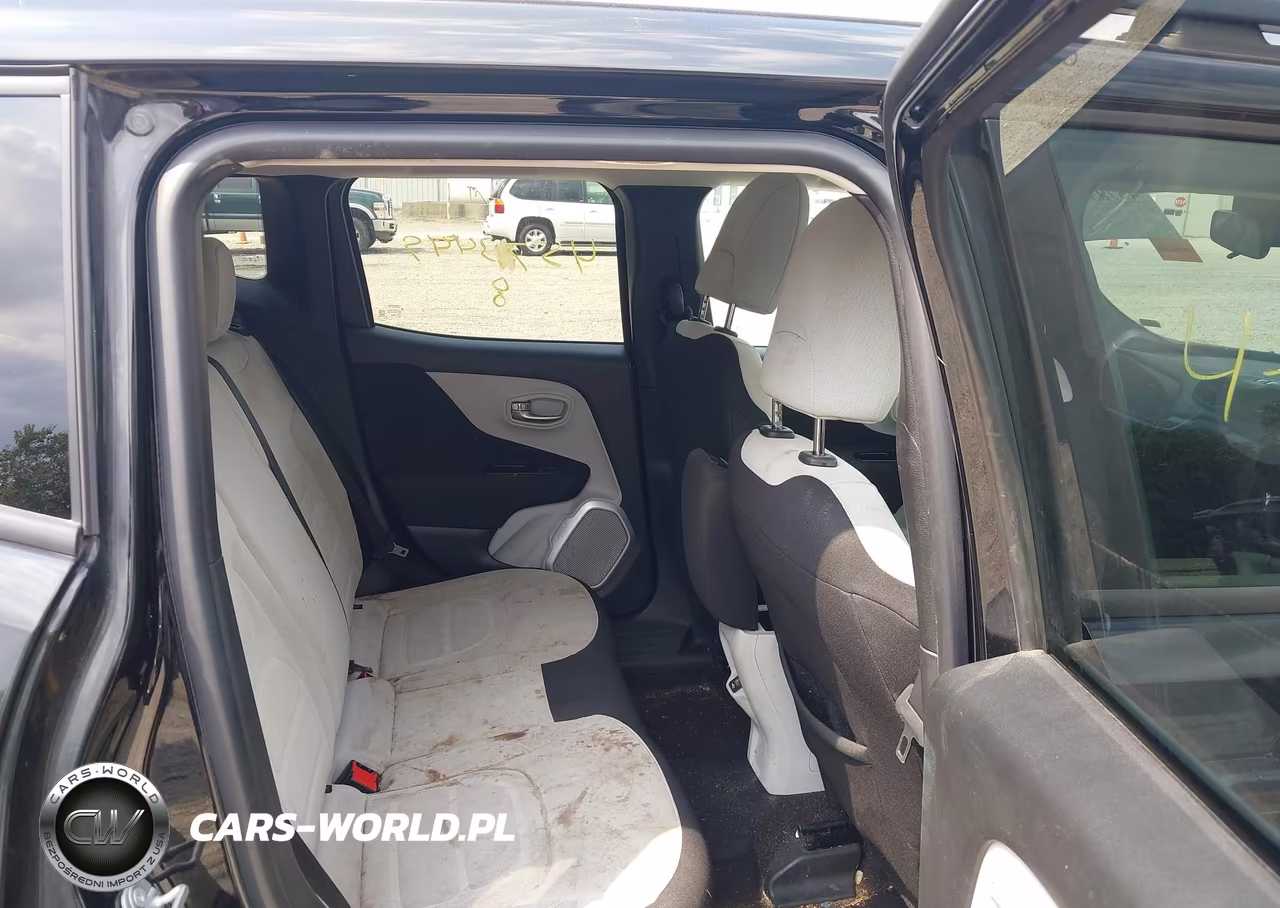 2018 Jeep Renegade Latitude 4X4 VIN:ZACCJBBB1JPG72164 - 8