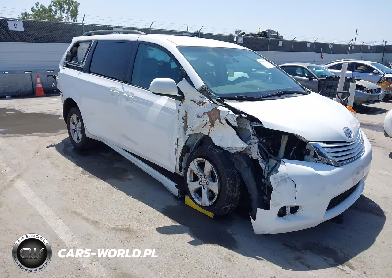 2016 Toyota Sienna Le 8 Passenger