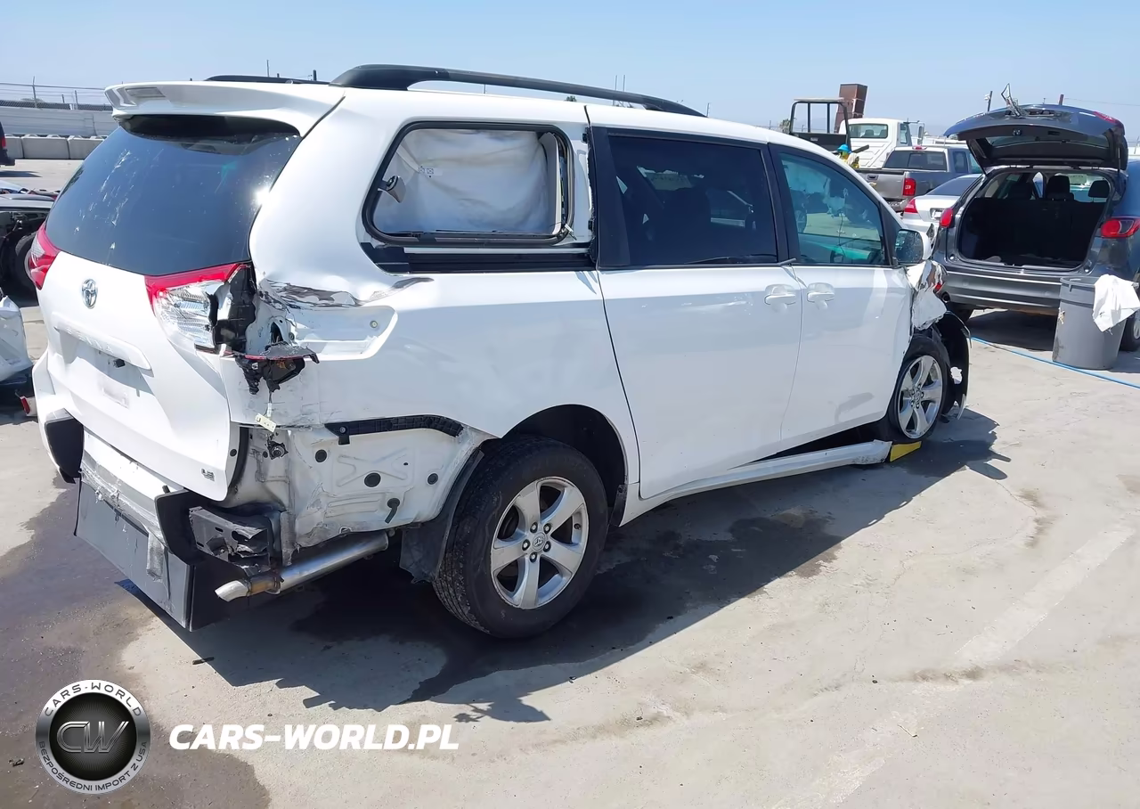 2016 Toyota Sienna Le 8 Passenger VIN:5TDKK3DC0GS704134 - 4
