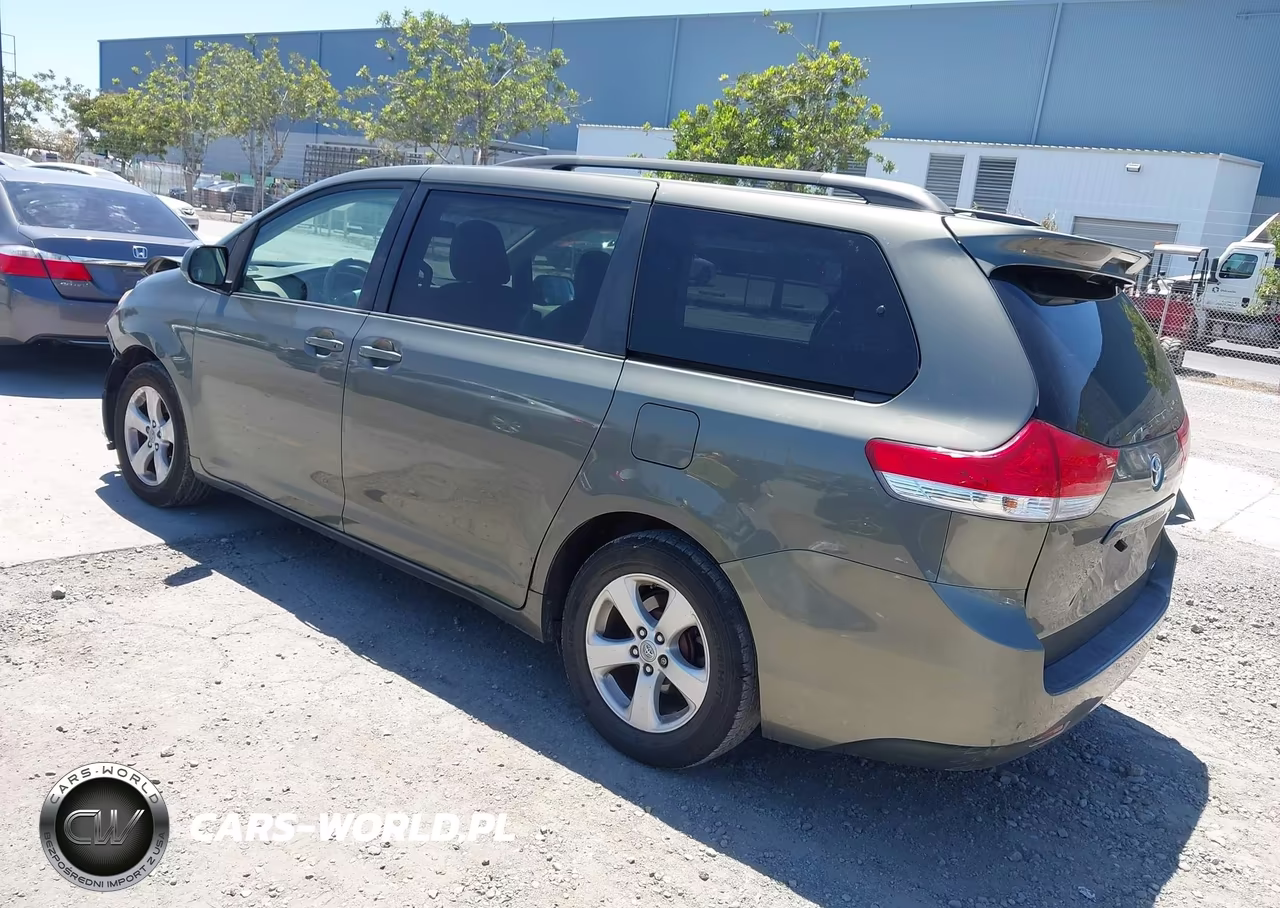 2011 Toyota Sienna Le V6 VIN:5TDKK3DC4BS098488 - 3