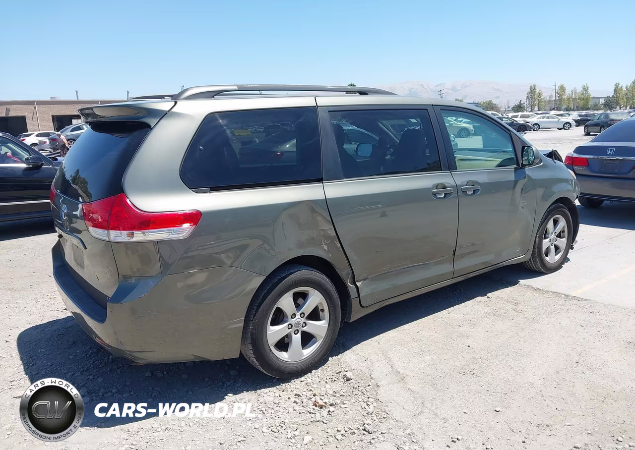 2011 Toyota Sienna Le V6 VIN:5TDKK3DC4BS098488 - 4