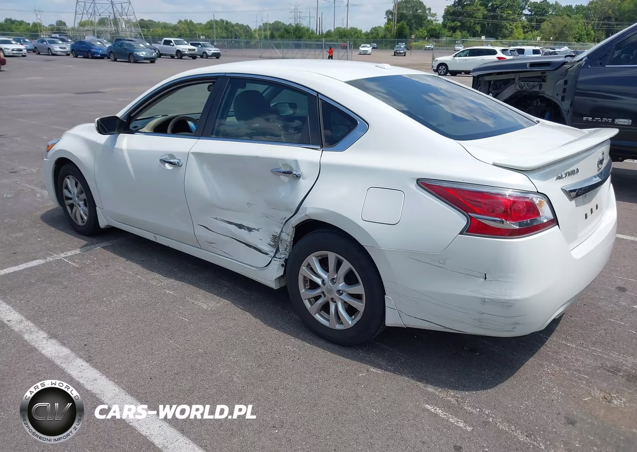 2015 Nissan Altima 2.5 S VIN:1N4AL3AP0FC137090 - 3