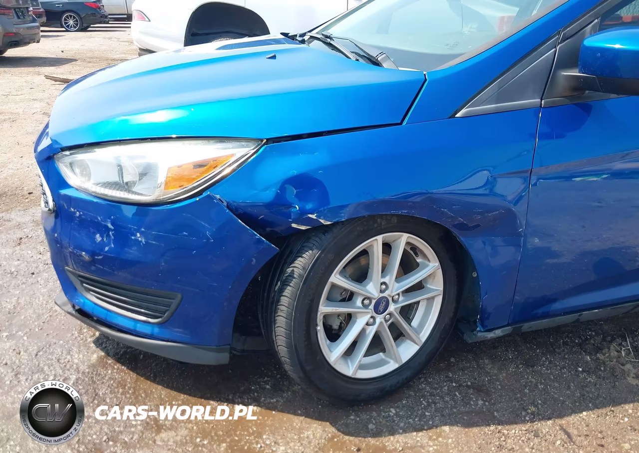2018 Ford Focus Se VIN:1FADP3F21JL311577 - 6