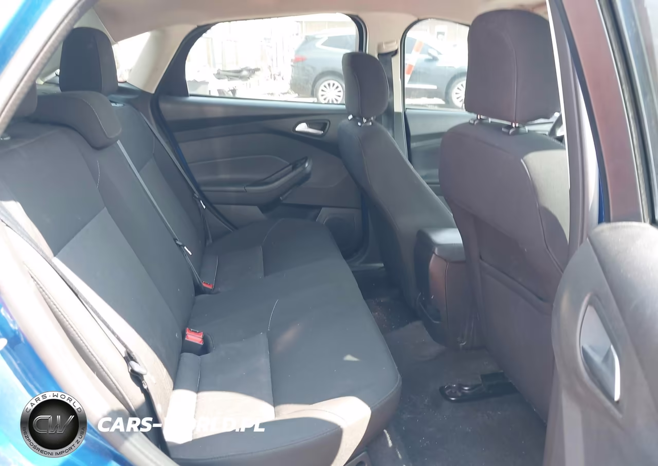 2018 Ford Focus Se VIN:1FADP3F21JL311577 - 8