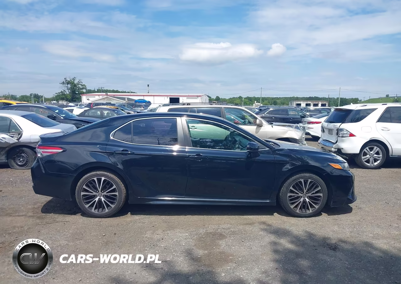 2018 Toyota Camry Se VIN:4T1B11HK2JU051961 - 13