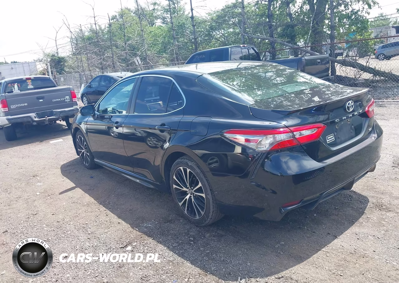 2018 Toyota Camry Se VIN:4T1B11HK2JU051961 - 3
