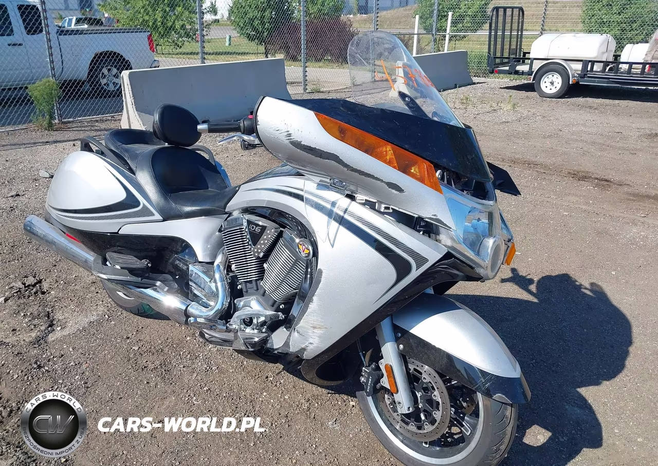 2011 Victory Motorcycles Vision Tour – zdjęcie 1 z 16