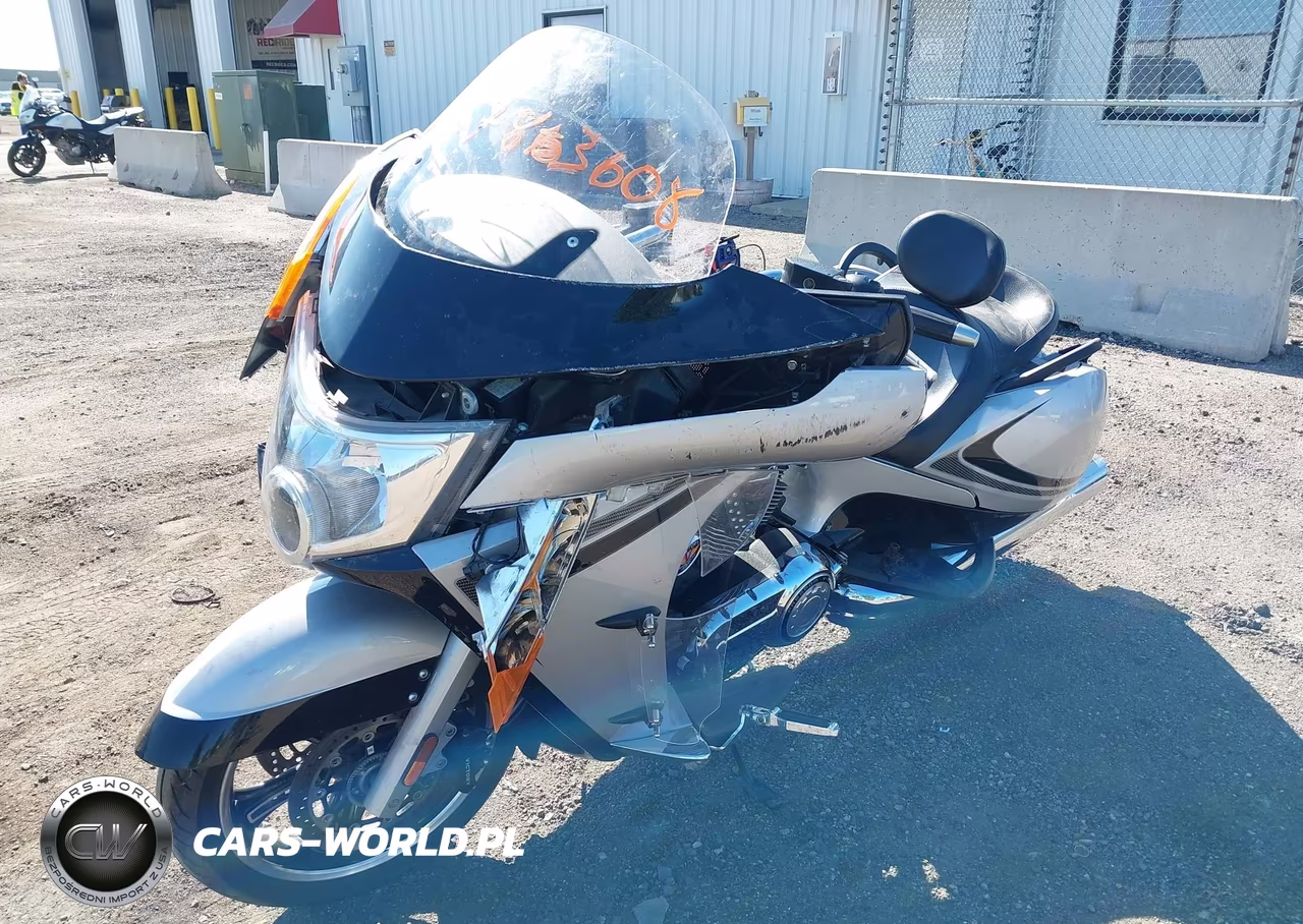 2011 Victory Motorcycles Vision Tour VIN:5VPSW36N4B3000257 - 2
