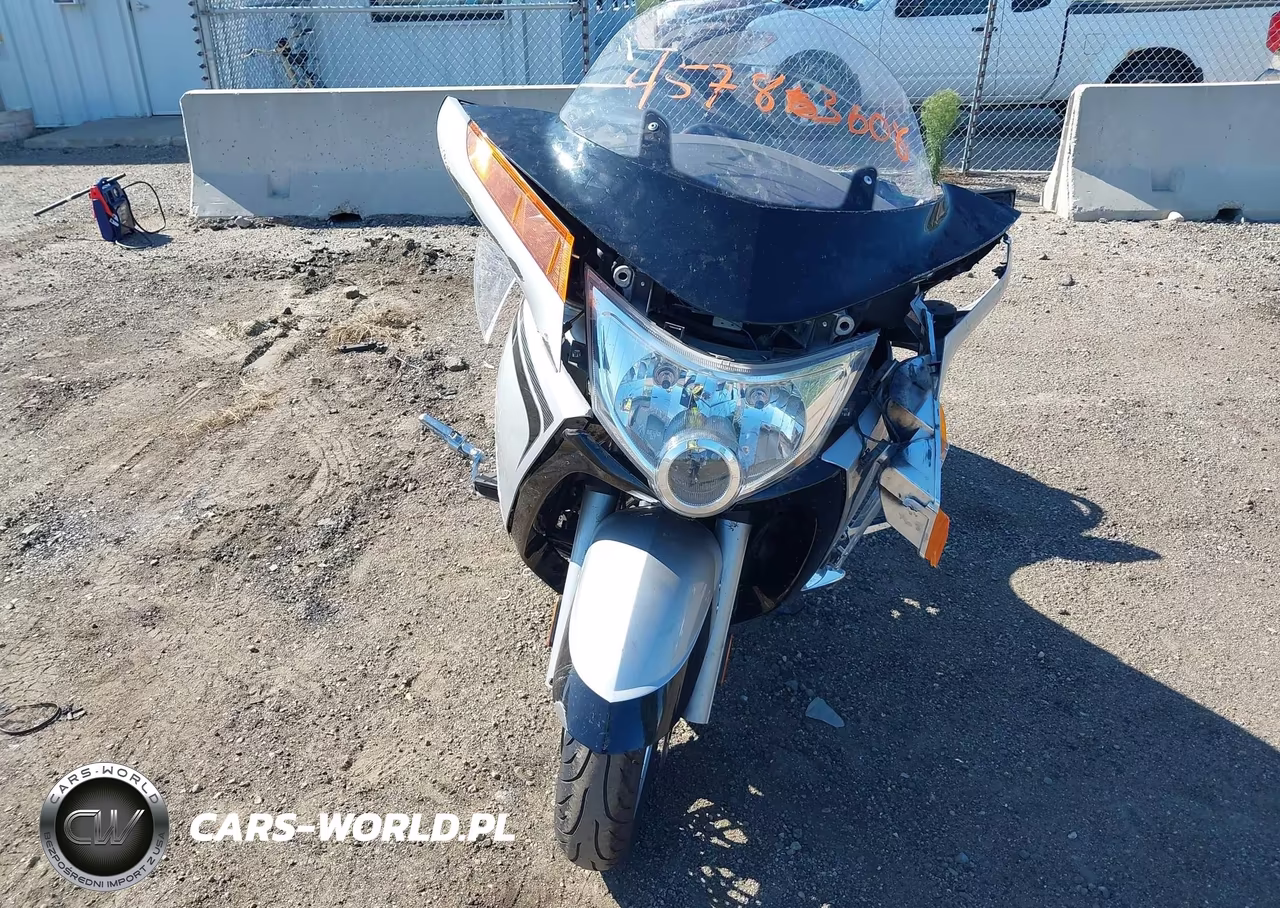 2011 Victory Motorcycles Vision Tour VIN:5VPSW36N4B3000257 - 5