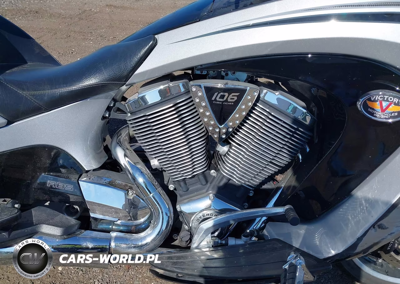 2011 Victory Motorcycles Vision Tour VIN:5VPSW36N4B3000257 - 8
