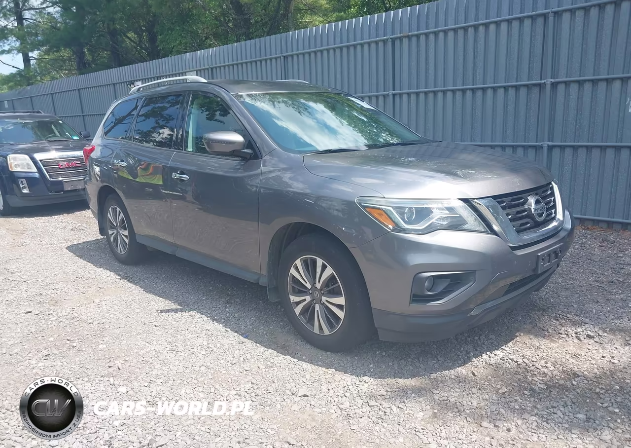2017 Nissan Pathfinder Sv