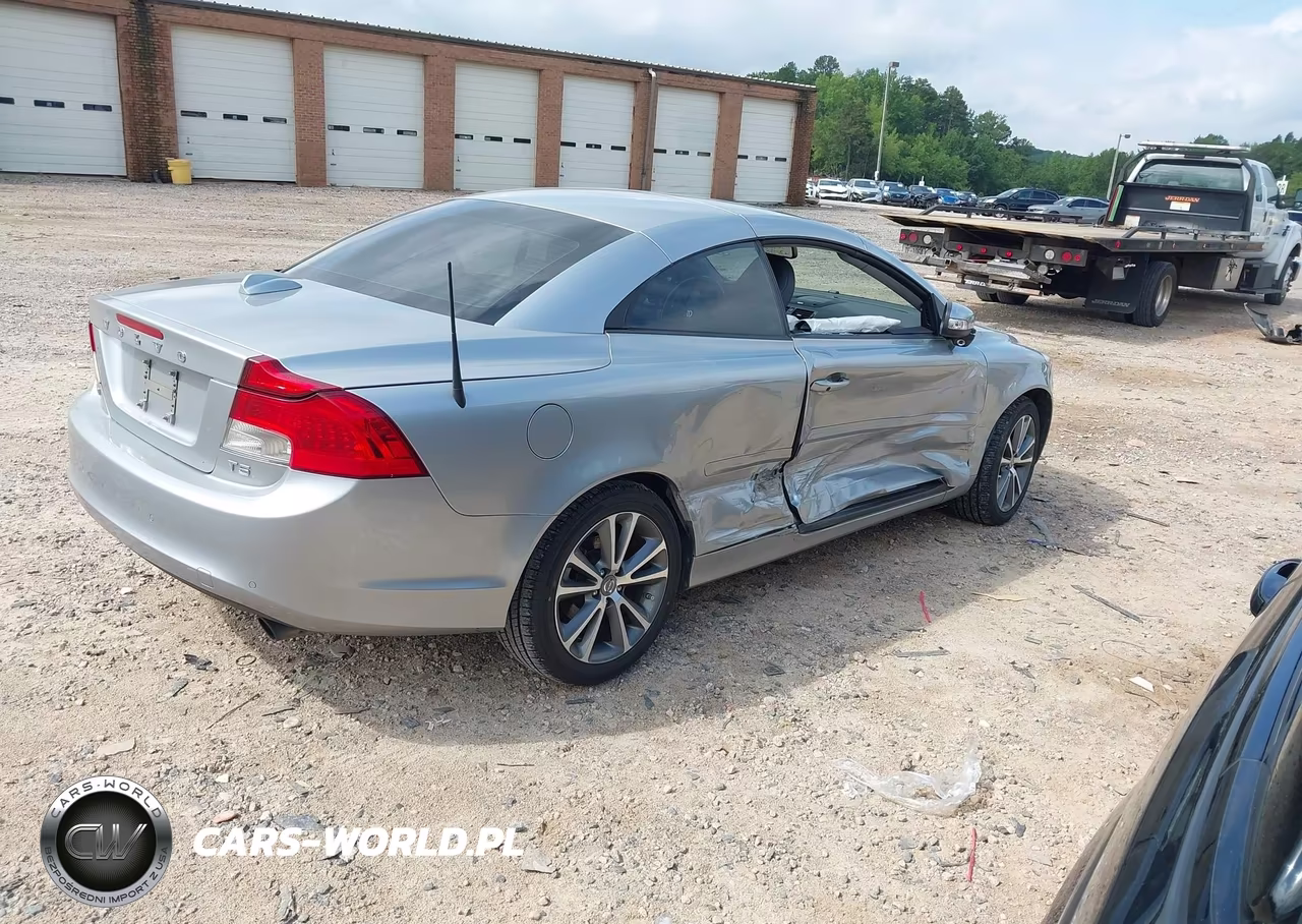 2011 Volvo C70 T5 (Fleet Only)-T5 (Retail Only) VIN:YV1672MC0BJ120569 - 4