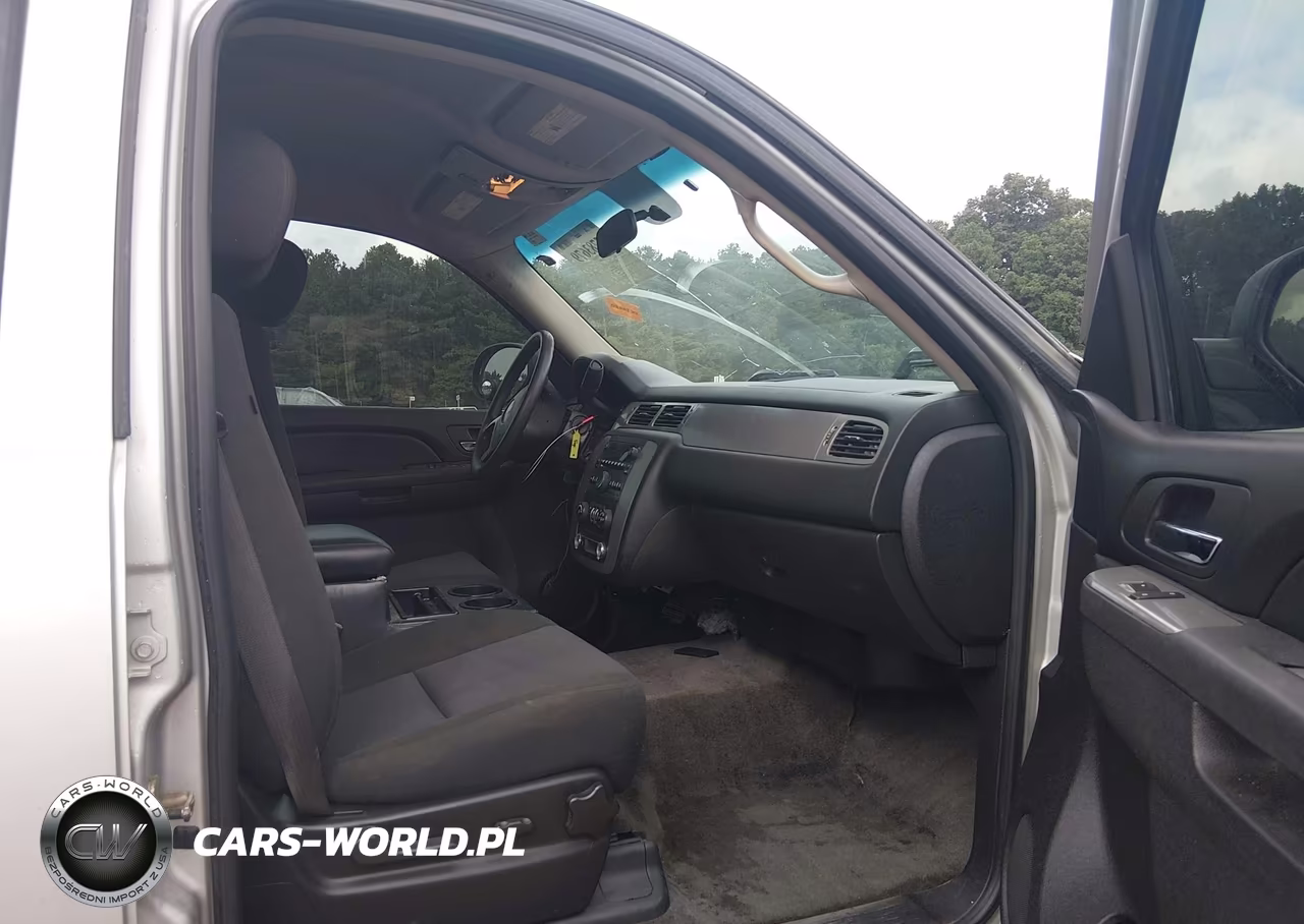 2011 Chevrolet Tahoe Commercial VIN:1GNLC2E03BR330133 - 5
