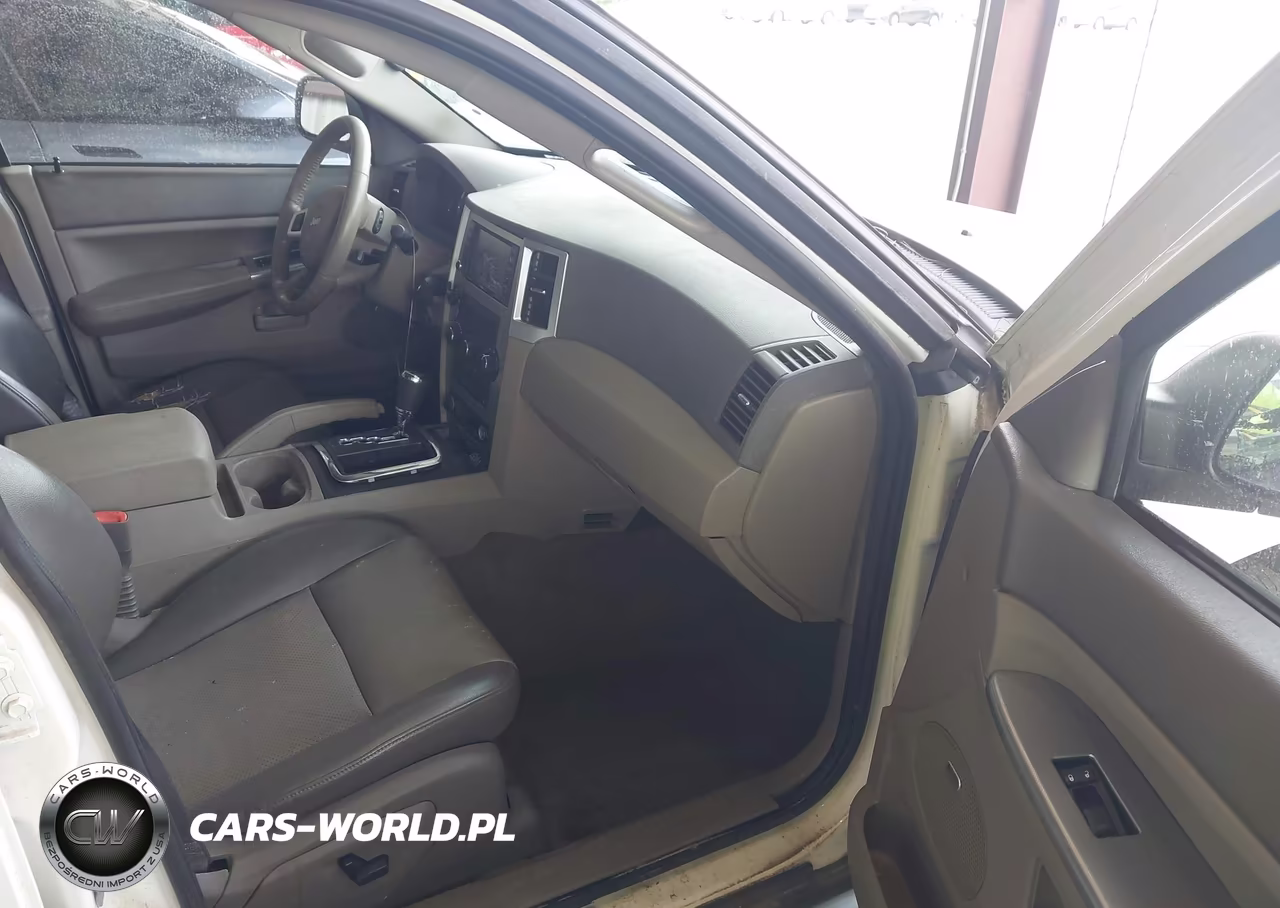 2008 Jeep Grand Cherokee Laredo VIN:1J8GS48K18C198323 - 5
