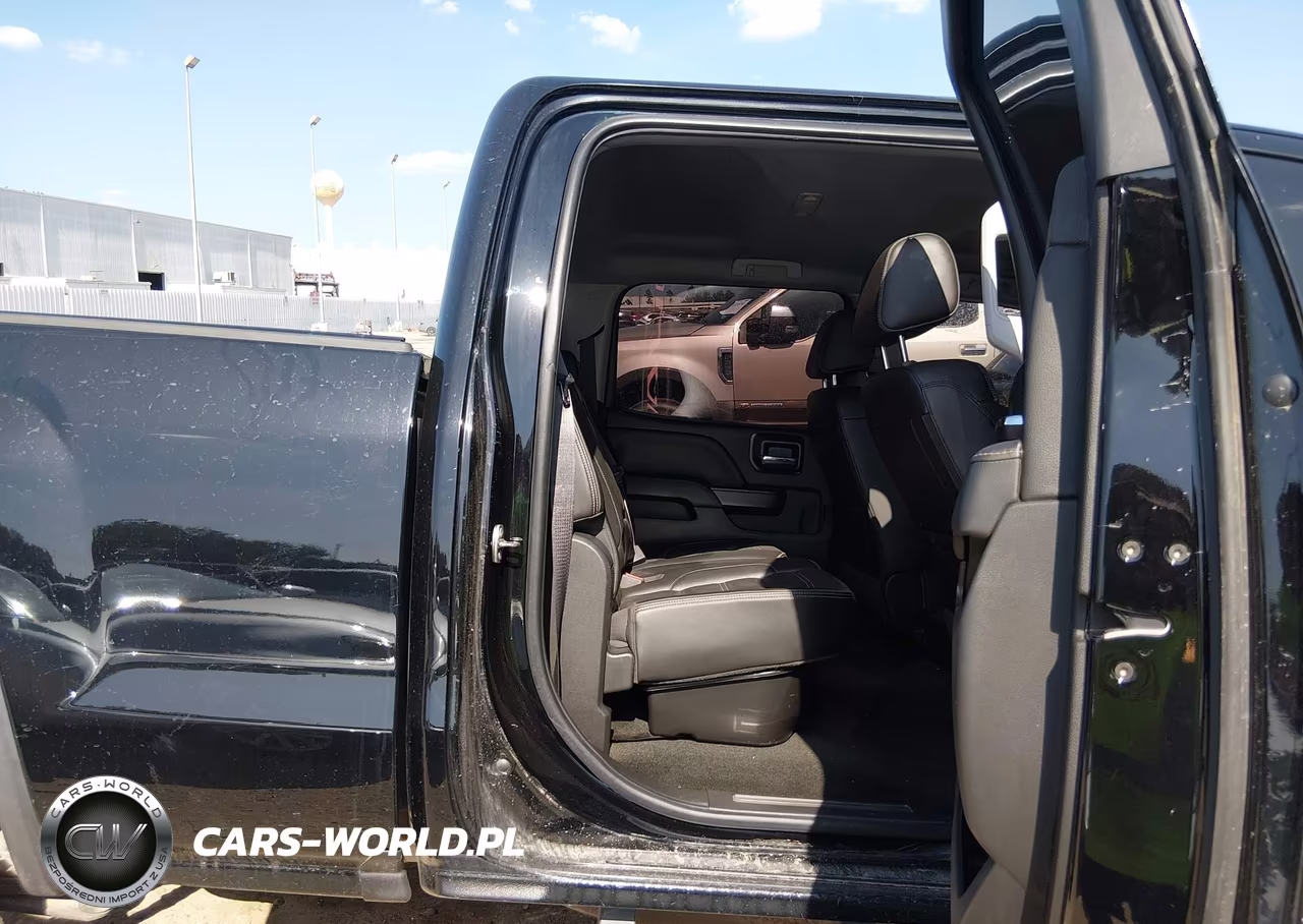 2018 GMC Sierra 2500Hd Denali VIN:1GT12UEYXJF163130 - 8