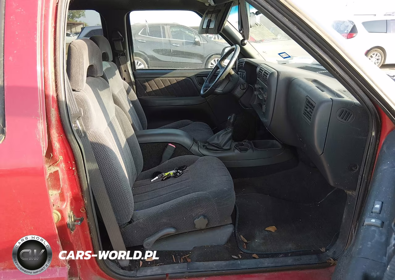 1997 Chevrolet Blazer Ls VIN:1GNCS13W6V2235440 - 5