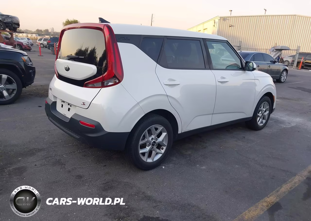 2021 Kia Soul S VIN:KNDJ23AU7M7750980 - 4