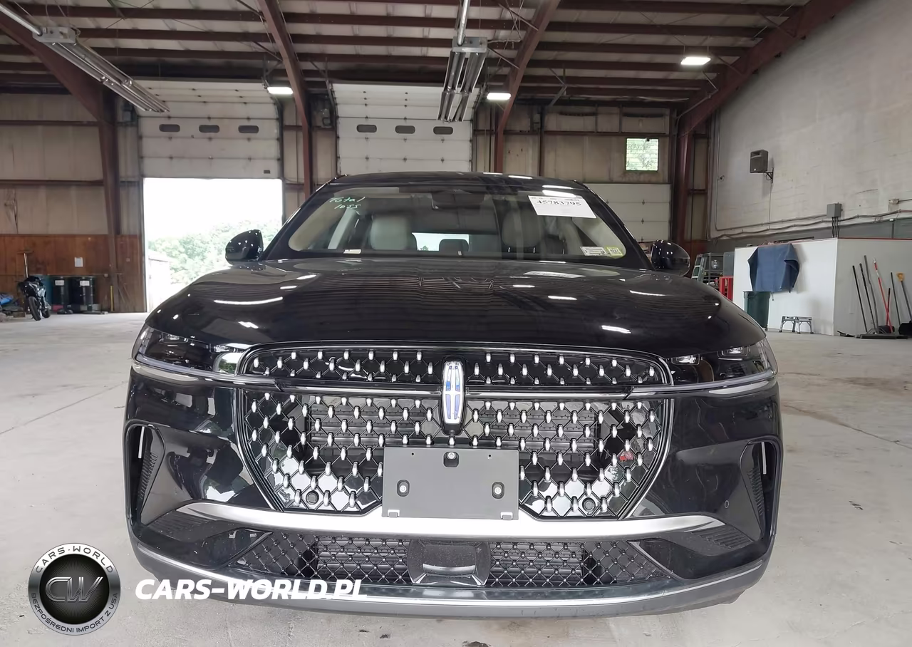 2026 Lincoln Nautilus Premiere VIN:5LMPJ8J41TJ017165 - 13