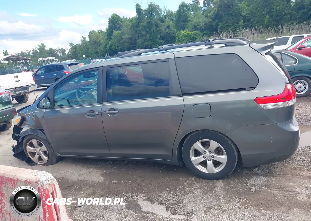2014 Toyota Sienna Le V6 8 Passenger VIN:5TDKK3DC4ES524829 - 15