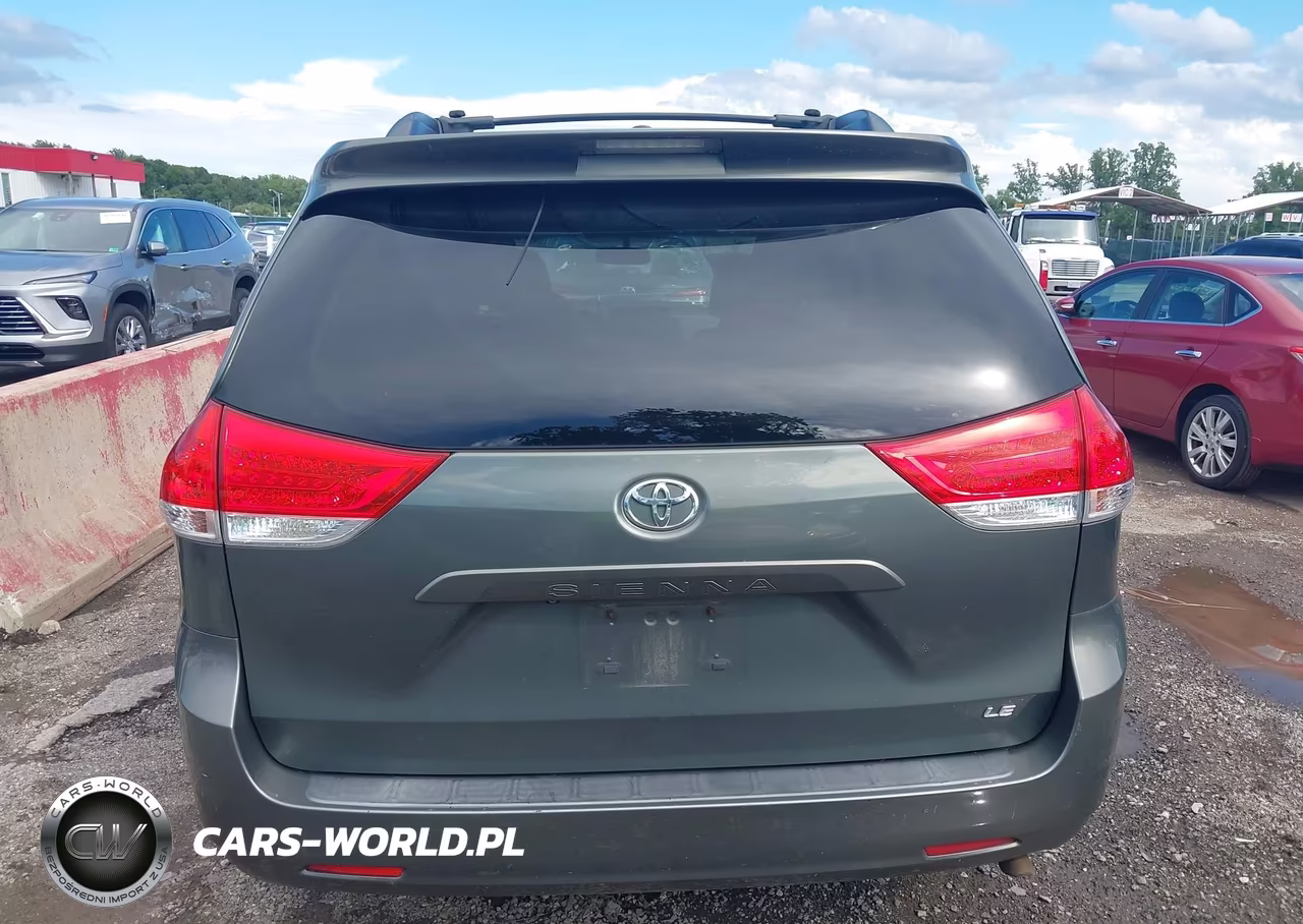 2014 Toyota Sienna Le V6 8 Passenger VIN:5TDKK3DC4ES524829 - 17