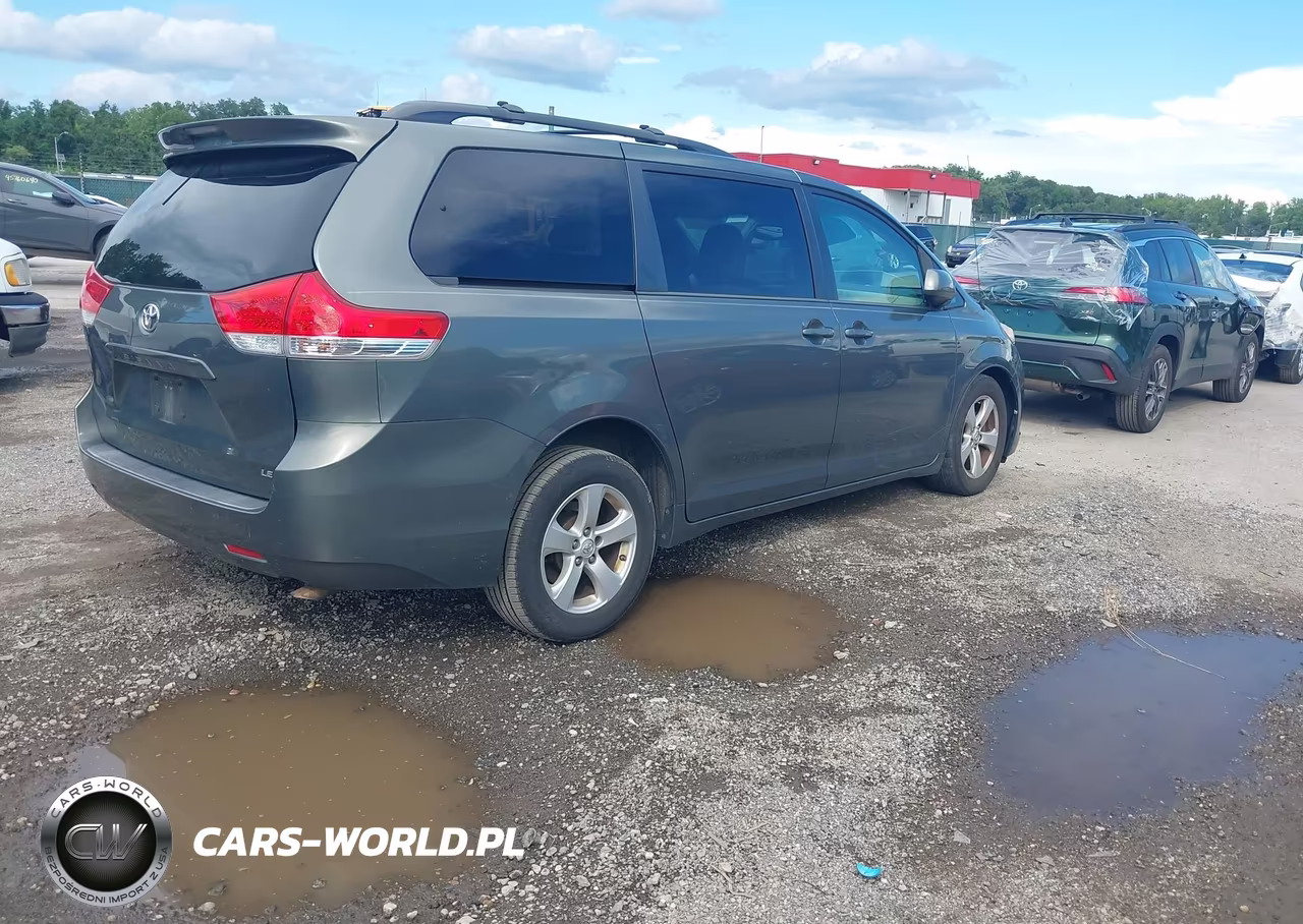 2014 Toyota Sienna Le V6 8 Passenger VIN:5TDKK3DC4ES524829 - 4