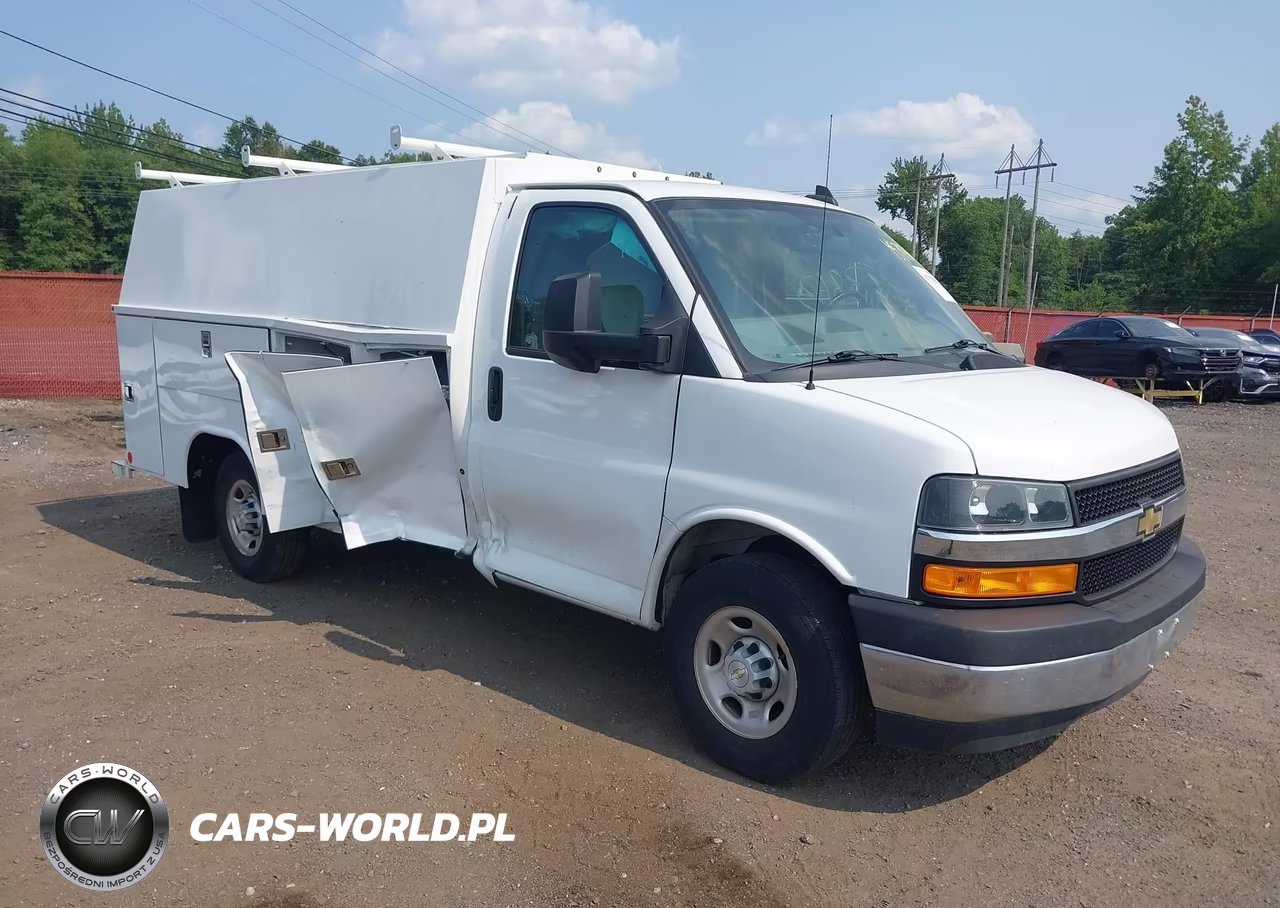 2023 Chevrolet Express Cutaway Work Van – zdjęcie 1 z 17