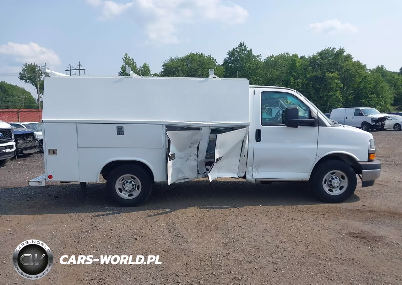2023 Chevrolet Express Cutaway Work Van VIN:1HA0GRF76PN006866 - 13