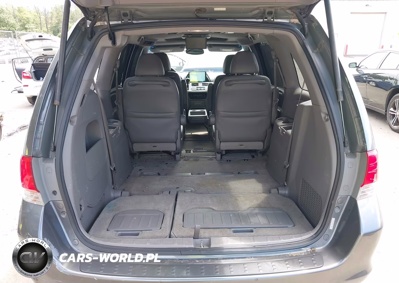 2010 Honda Odyssey Ex-L VIN:5FNRL3H73AB085176 - 18